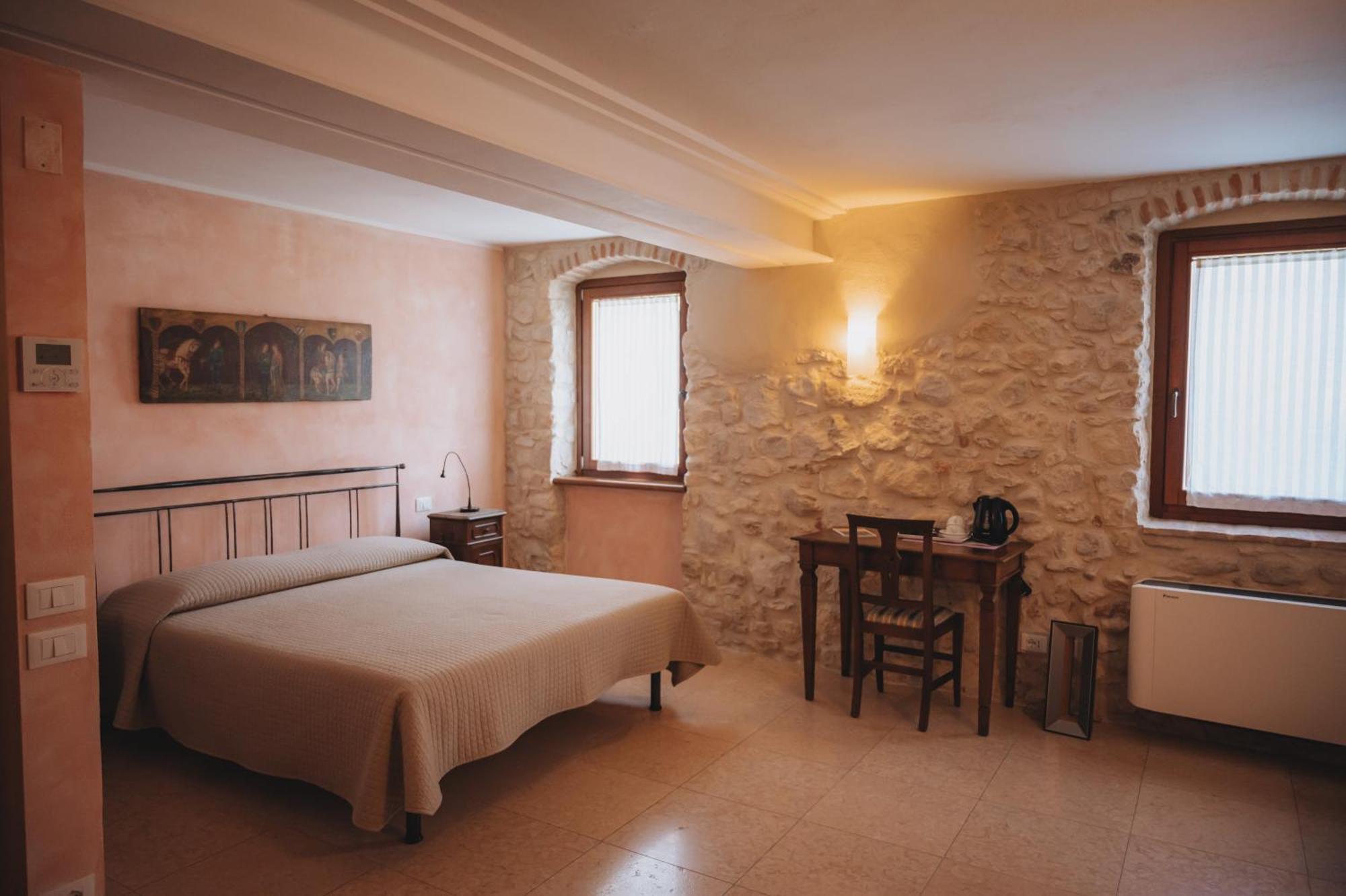 Valentina Cubi Alloggio per agriturismo *